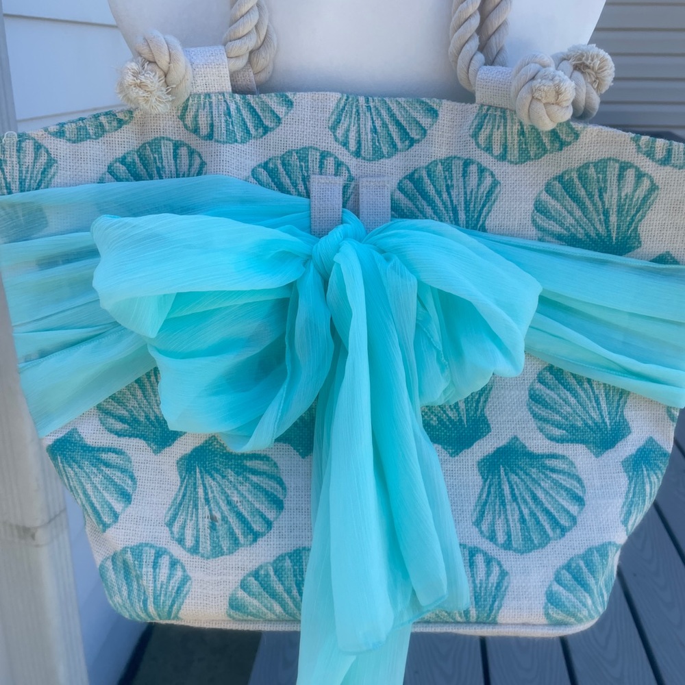 MUDPIE - Aqua Colored Seashells Print Tote/Bag